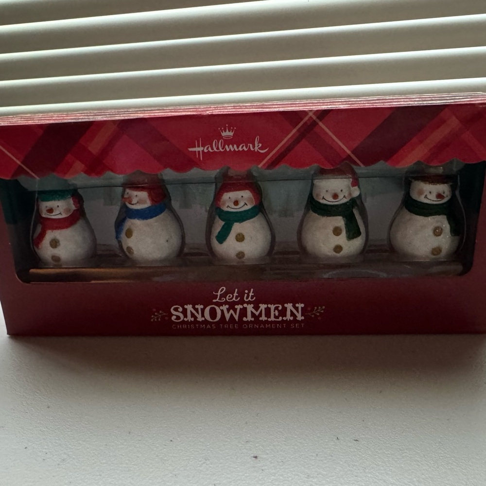 Hallmark Let it Snowmen Ornament Set - NWT